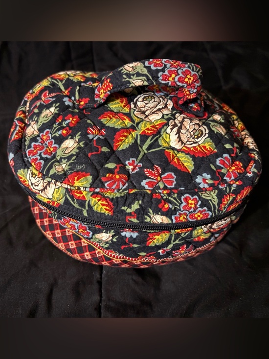 Vera Bradley Accessories - Vintage 2002 Vera Bradley Anastasia Round Travel Organizer Cosmetic Train Case
